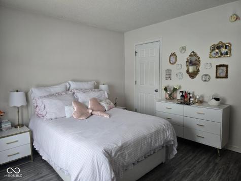 1046 Ebony Circle Franklin IN 46131