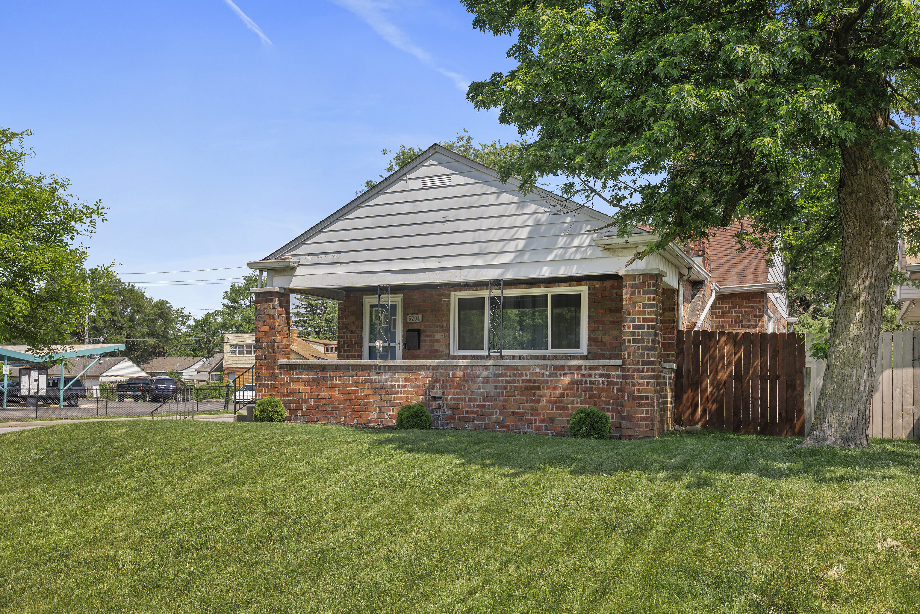5204 E 10th Street Indianapolis IN 46219