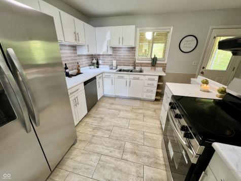 5860 Aho Drive Avon IN 46123
