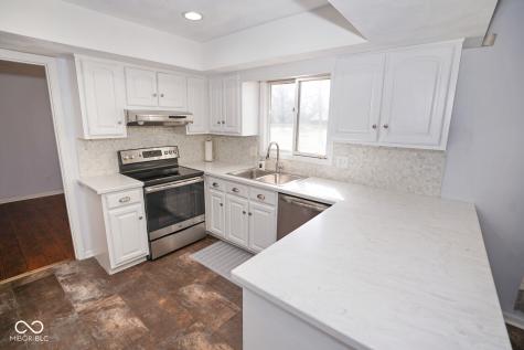 412 Woodland West Drive Greenfield IN 46140