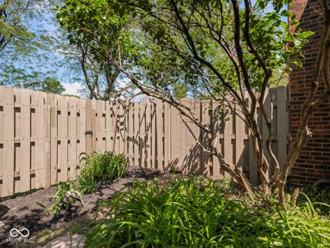 326 E Saint Clair Street Indianapolis IN 46202