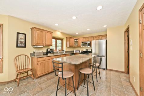8251 Misty Cove Indianapolis IN 46236