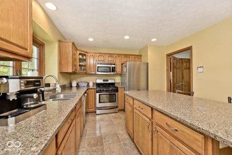 8251 Misty Cove Indianapolis IN 46236