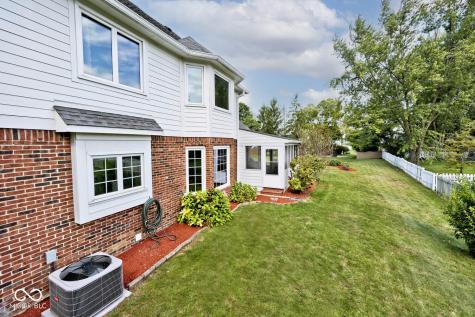 8251 Misty Cove Indianapolis IN 46236