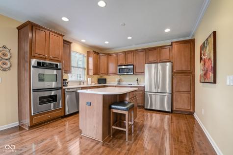 994 2nd Avenue NW Carmel IN 46032