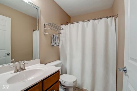 994 2nd Avenue NW Carmel IN 46032