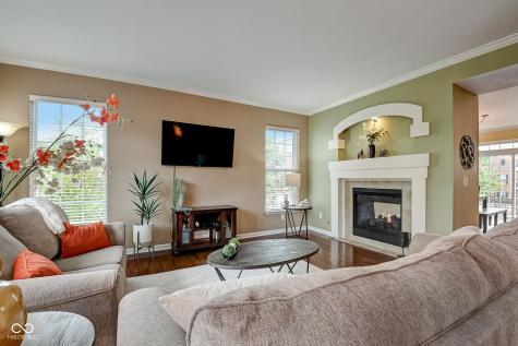 994 2nd Avenue NW Carmel IN 46032