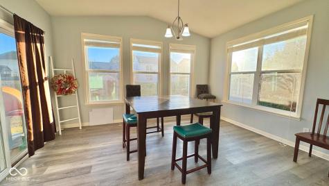 2125 Lakecrest Drive Columbus IN 47201