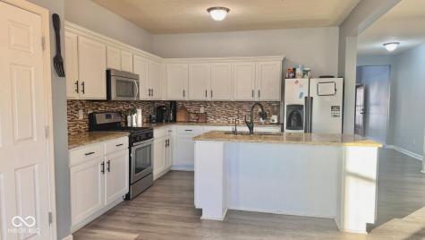 2125 Lakecrest Drive Columbus IN 47201