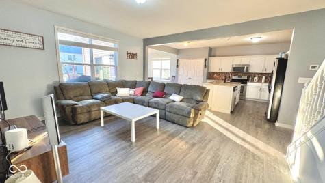 2125 Lakecrest Drive Columbus IN 47201