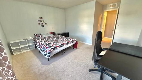 2125 Lakecrest Drive Columbus IN 47201