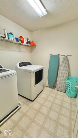 2125 Lakecrest Drive Columbus IN 47201