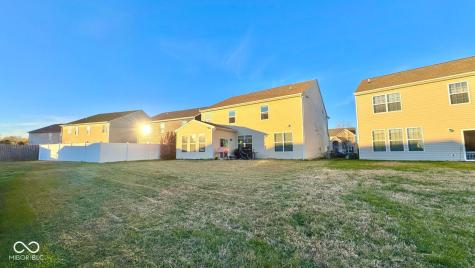 2125 Lakecrest Drive Columbus IN 47201
