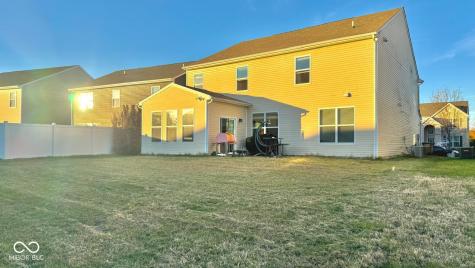 2125 Lakecrest Drive Columbus IN 47201