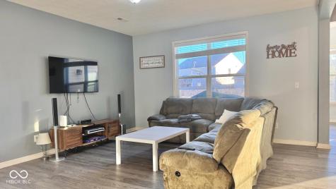 2125 Lakecrest Drive Columbus IN 47201