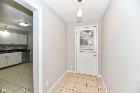 6710 E 49th Street Indianapolis IN 46226