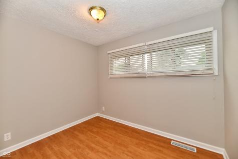 6710 E 49th Street Indianapolis IN 46226