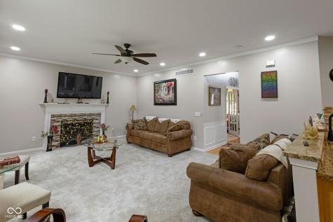 525 Viburnum Run Westfield IN 46074