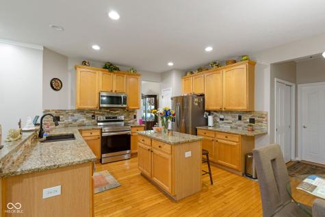525 Viburnum Run Westfield IN 46074