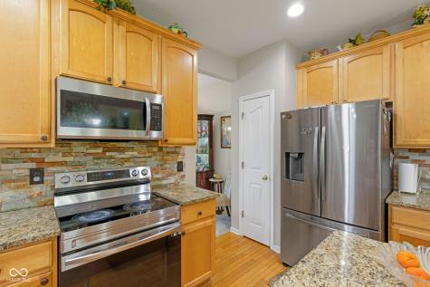 525 Viburnum Run Westfield IN 46074