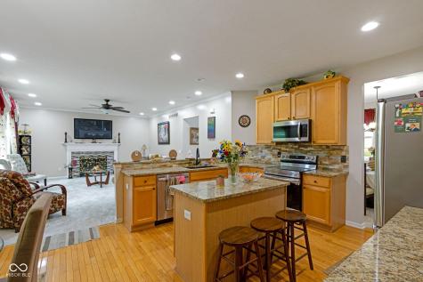 525 Viburnum Run Westfield IN 46074