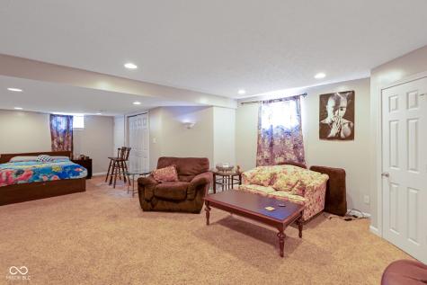 525 Viburnum Run Westfield IN 46074