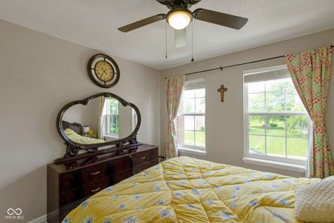 525 Viburnum Run Westfield IN 46074