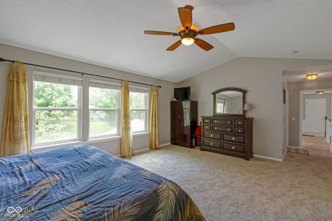 525 Viburnum Run Westfield IN 46074