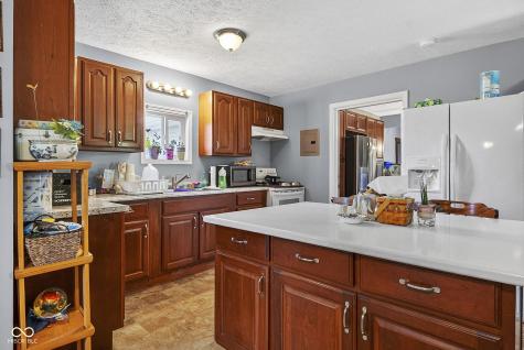 8021 E State Road 236 Roachdale IN 46172