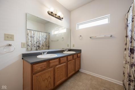 8054 Chesterhill Way Indianapolis IN 46239