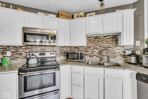 8626 Golden Falls Circle Avon IN 46123