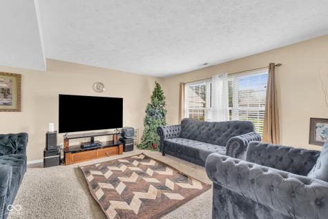 8626 Golden Falls Circle Avon IN 46123