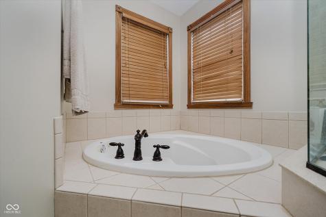 7178 Lockford Walk N Avon IN 46123