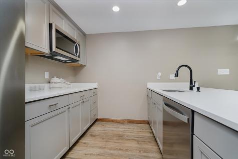 7178 Lockford Walk N Avon IN 46123