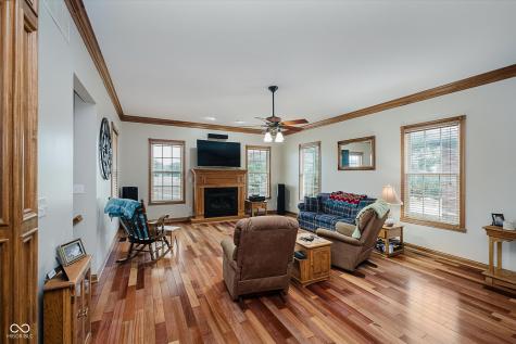 7178 Lockford Walk N Avon IN 46123