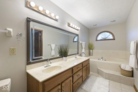 7424 Liscannor Lane Indianapolis IN 46217