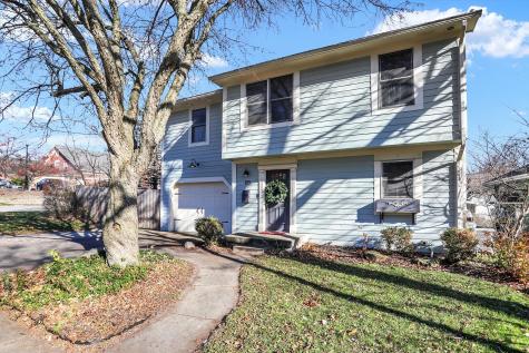 105 N Sixth Street Zionsville IN 46077