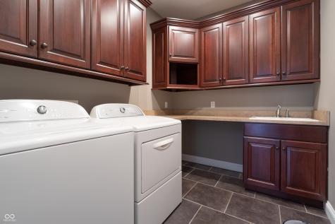 876 Box Turtle Court Columbus IN 47201