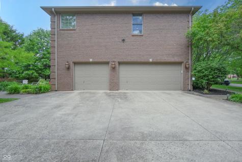 876 Box Turtle Court Columbus IN 47201