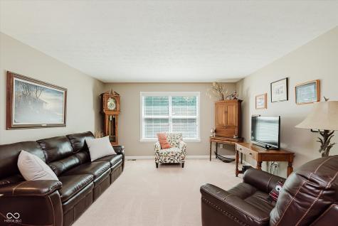 823 Colin Drive Avon IN 46123