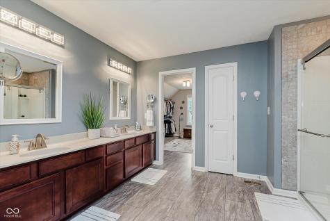 823 Colin Drive Avon IN 46123