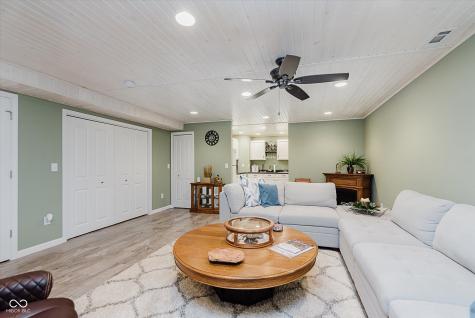 823 Colin Drive Avon IN 46123