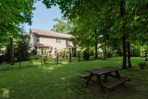 823 Colin Drive Avon IN 46123