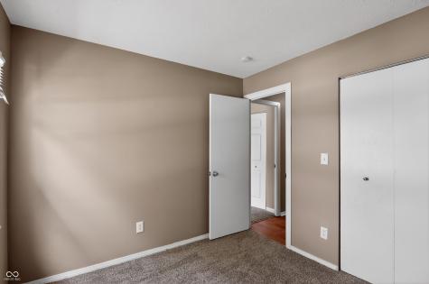 9901 Strathmore Court Indianapolis IN 46235