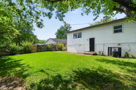 9901 Strathmore Court Indianapolis IN 46235