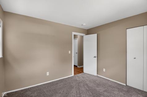 9901 Strathmore Court Indianapolis IN 46235