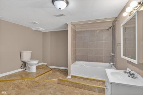 9901 Strathmore Court Indianapolis IN 46235