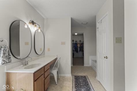 5334 Lily Pad Lane Indianapolis IN 46237