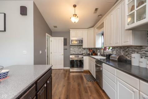 11011 Oakspring Drive Indianapolis IN 46239