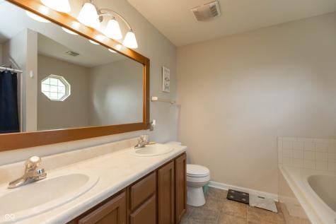 11011 Oakspring Drive Indianapolis IN 46239